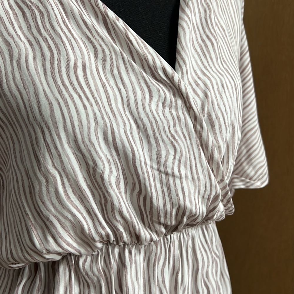 NWT LE LIS  Collection STRIPED ROMPER - Picture 4 of 5